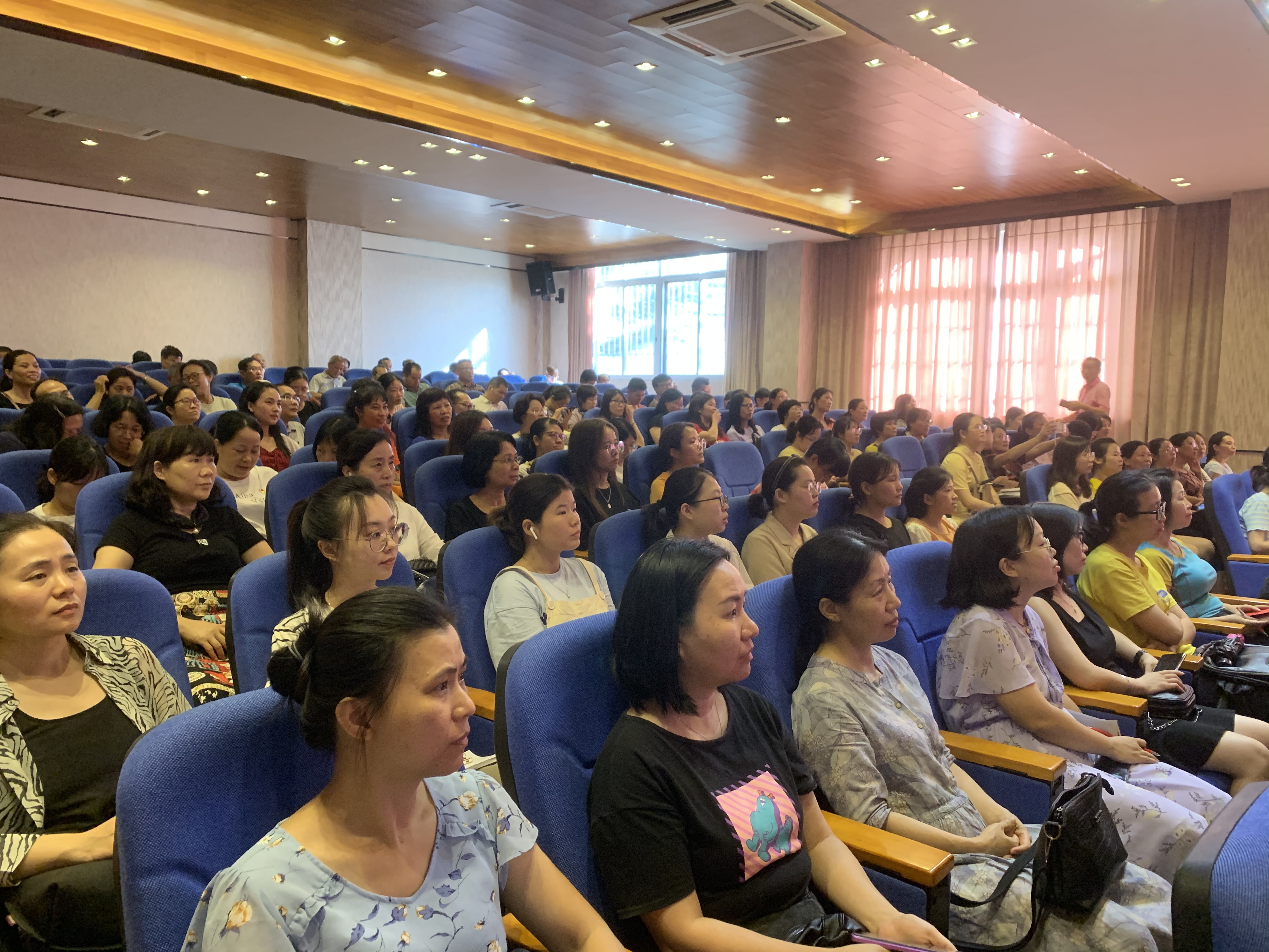巾帼心向党奋斗新征程记旭日初级中学开展党史学习活动